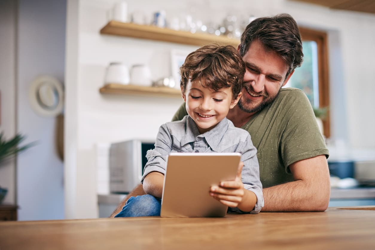Eurolife blog - father with son on tablet