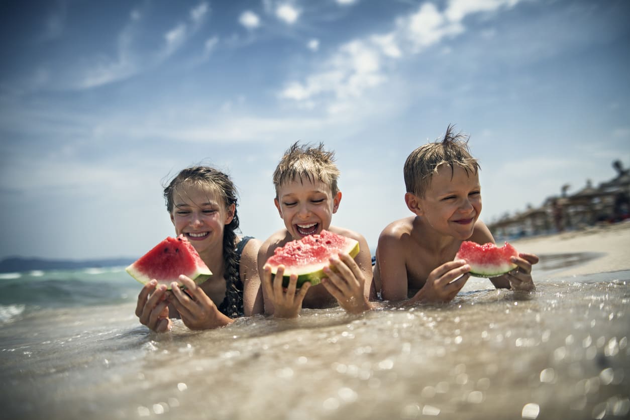Eurolife blog | kids eating watermelon at the beach